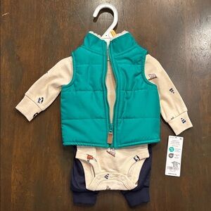NWT 3 piece Carter’s vest Set